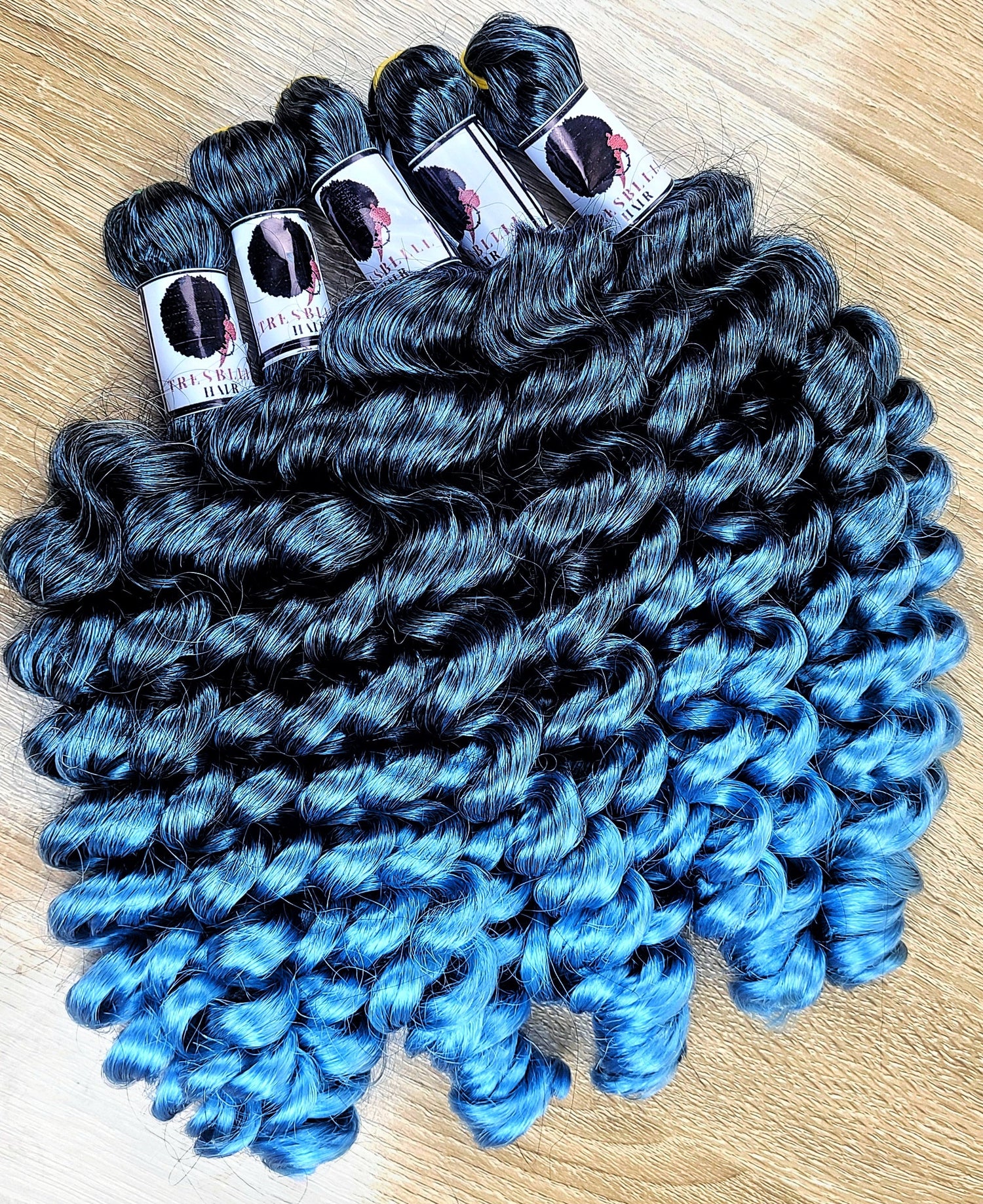 HYPOALLERGENIC  LOOSE CURLS